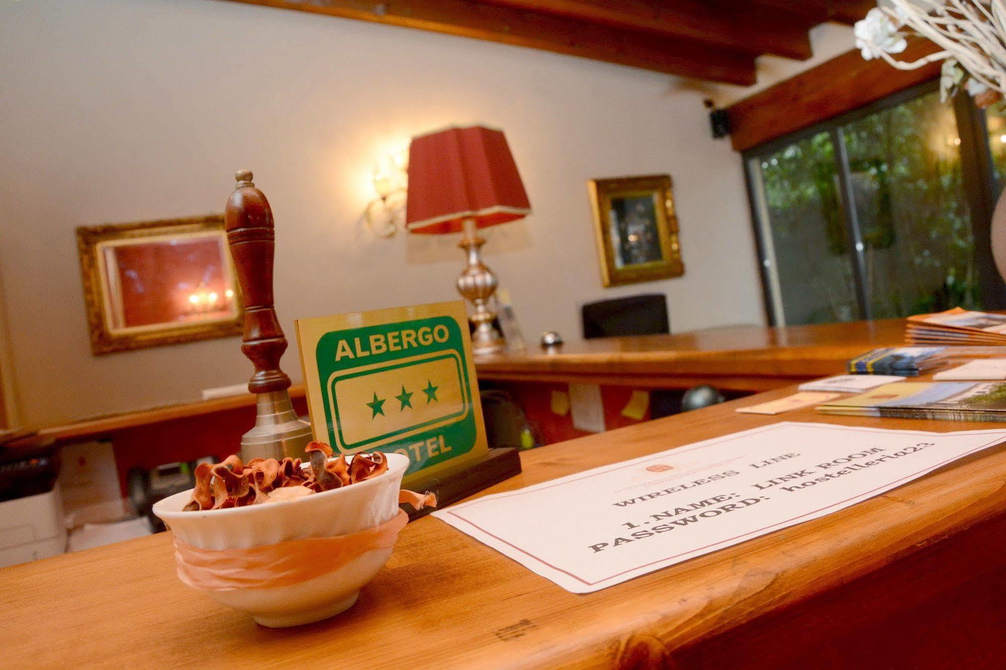 Albergo Dimora Storica Antica Hostelleria Crema Eksteriør bilde